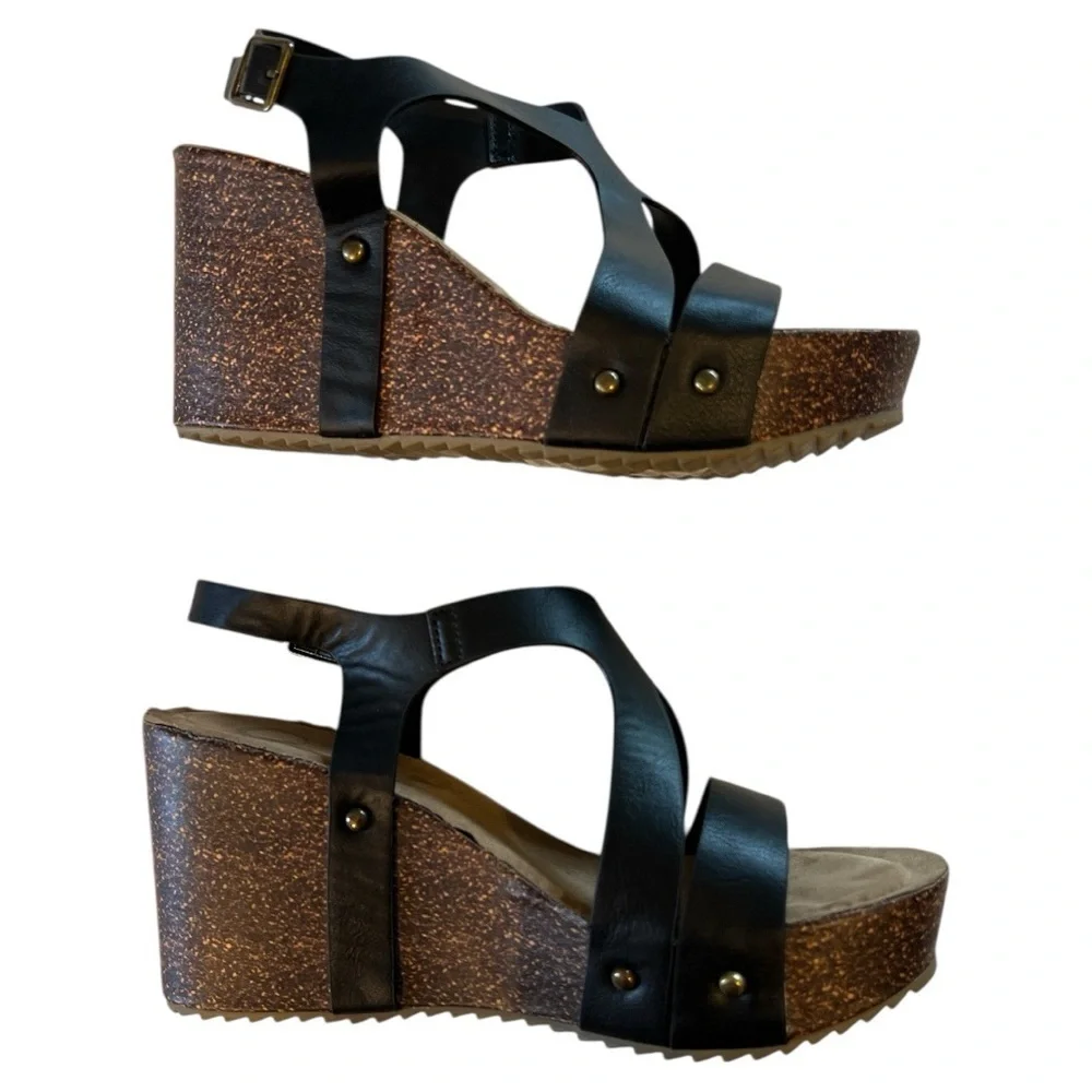 Journee Collection Wedge Geneva Black Sandal Size 7.5M